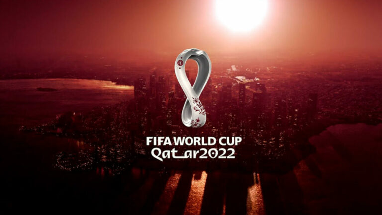 Imagem promocional da Copa do Catar 2022, com o logotipo do campeonato sobre uma imagem da cidade de Doha, capital do Catar. Foto: Divulgação